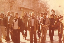 حضور چهره های مبارز حسن آبادی در راهپیمایی مردم دامغان بر ضد رژیم ستمشاهی 