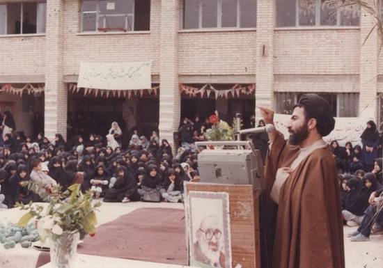 شهید موسوی دامغانی [... با مردم]_19